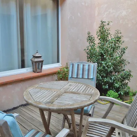 Three-bedroom Holiday In Vecchio Porto-Vecchio (Corsica)