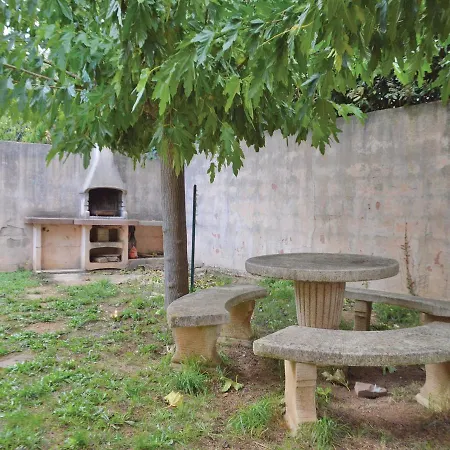 Three-bedroom Holiday In Vecchio Porto-Vecchio (Corsica)