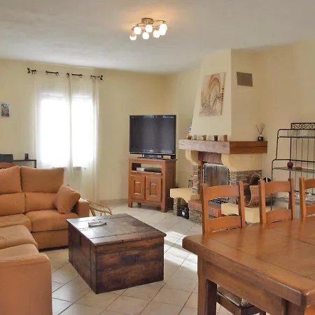 Three-bedroom Holiday In Vecchio Porto-Vecchio (Corsica)