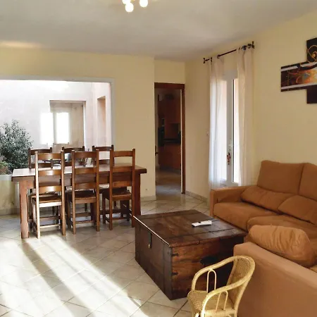 Three-bedroom Holiday In Vecchio Porto-Vecchio (Corsica)